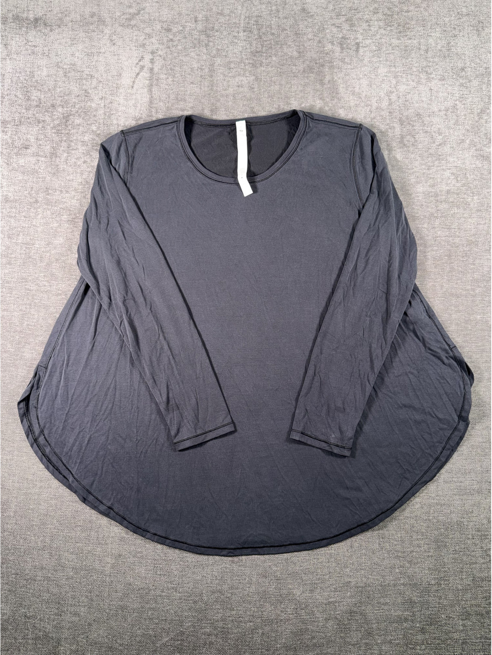 Lululemon Women's Long Sleeve Black Relaxed Fit Top Size 8